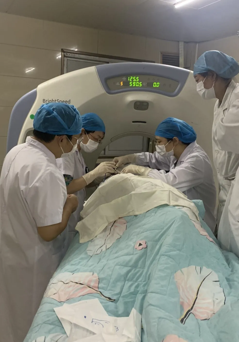 江西省胸科醫院腫瘤二科完成一例惡性腫瘤肺轉移高難度微波消融術