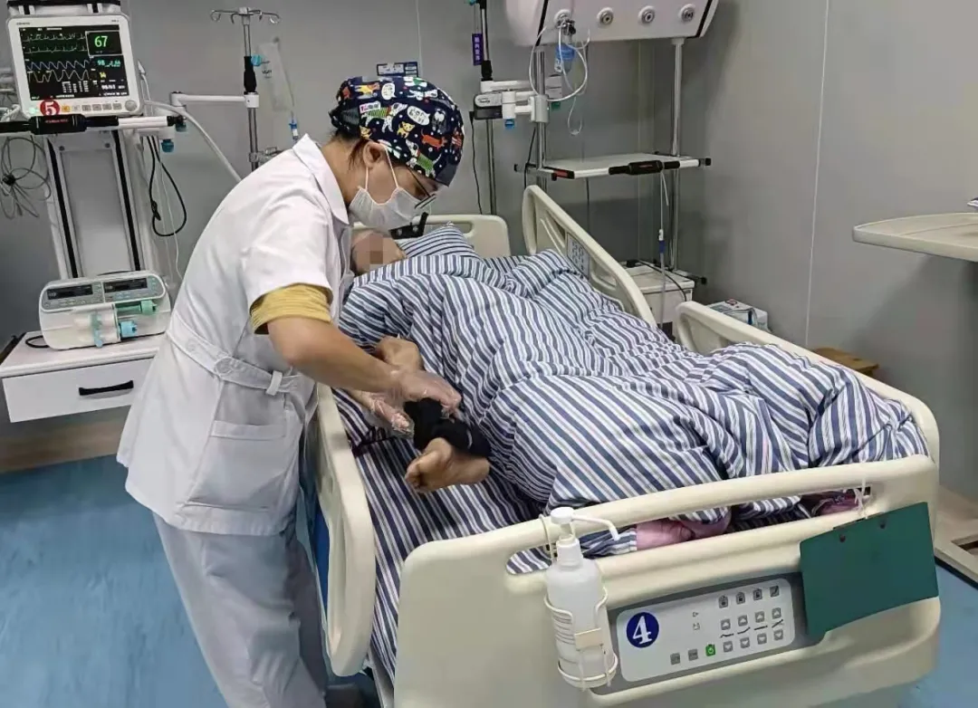 「仁心仁術」重癥監護病房的真情守護