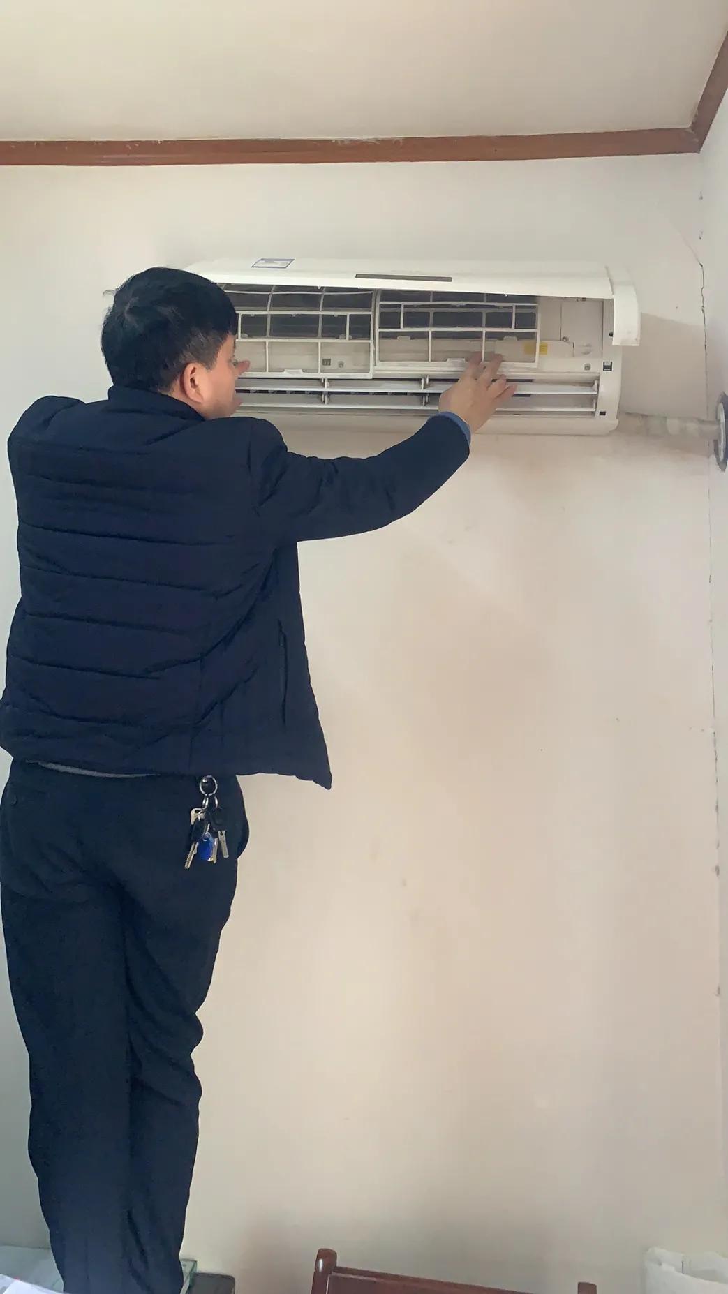 省胸科醫院開展“迎新春 除舊塵”環境衛生大掃除活動